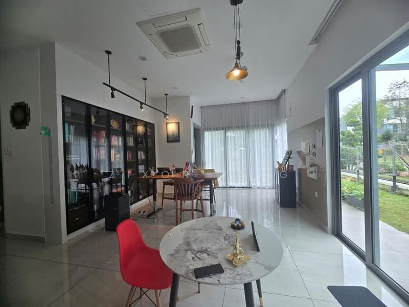 Rumah Berkembar untuk Dijual di Taman Molek (Johor Bahru) - Zixon Wong - PropertyGuru.com.my