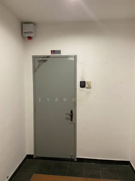 Shop / Office for Rent in Petaling Jaya (Selangor) - Zeyang Ng - Entrance - PropertyGuru.com.my