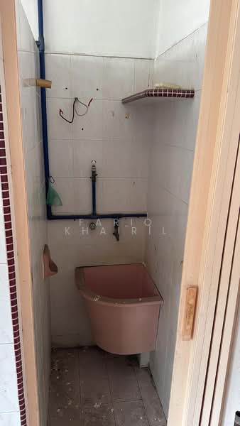 Rumah Flat untuk Dijual di Taman Terubong Jaya - Fariq Khairil - Bathroom - PropertyGuru.com.my