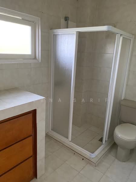 Rumah Berkembar untuk Dijual di Damansara Heights (Kuala Lumpur) - Reena Sarif - Bathroom - PropertyGuru.com.my