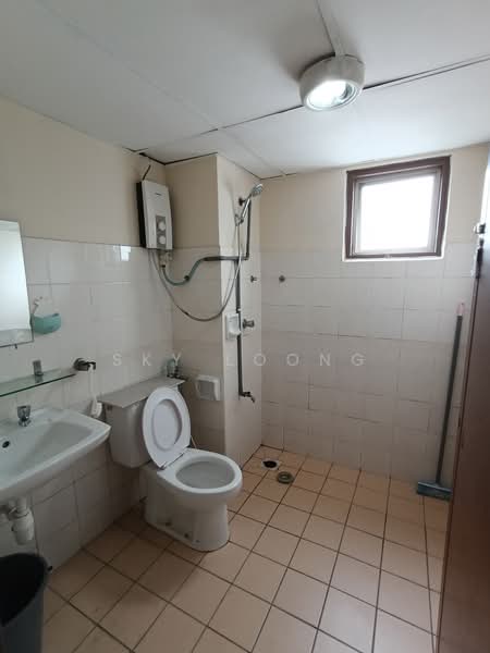 Kondominium untuk Disewa di Pantai Hillpark 2 - Sky Loong - Bathroom - PropertyGuru.com.my
