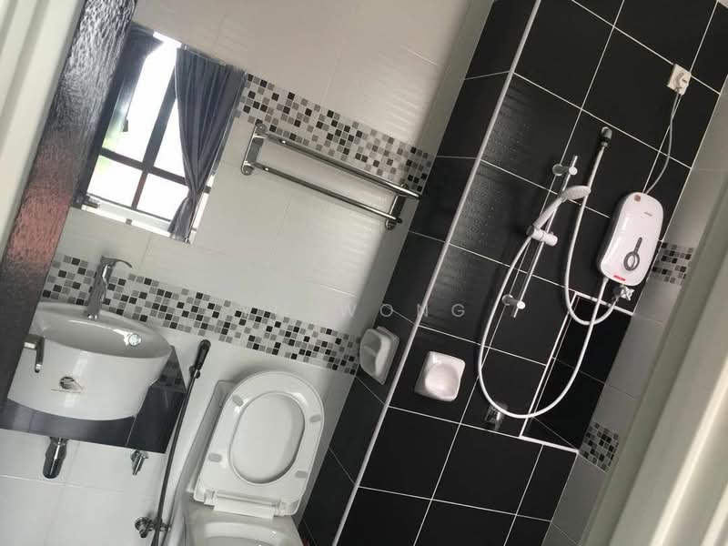 Service Residence for Sale at Sky View - Ym Wong - Bathroom - PropertyGuru.com.my
