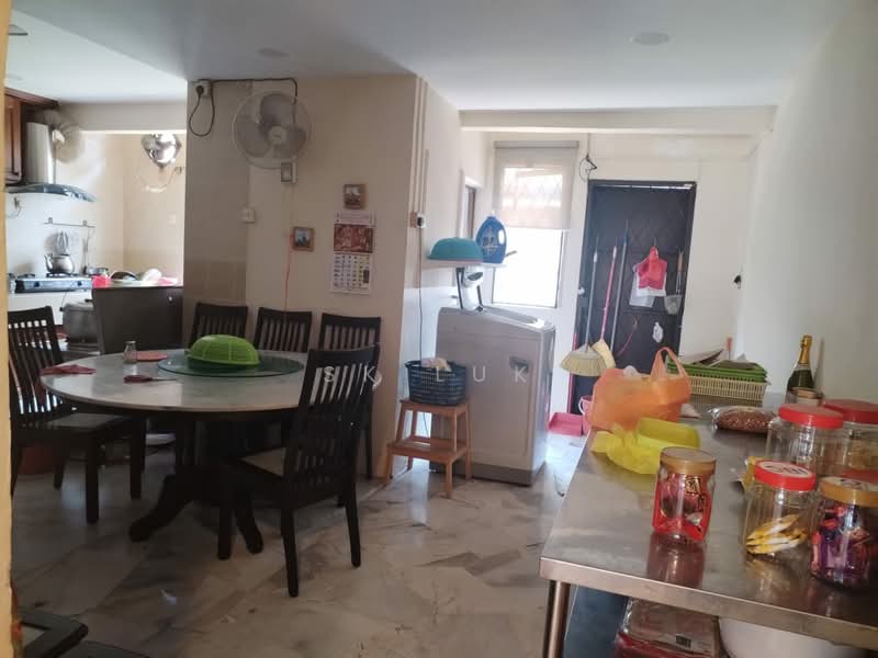 2-storey Terraced House for Sale in Bandar Country Homes (Rawang) - SK Luk - Kitchen - PropertyGuru.com.my