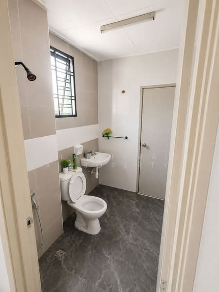 2-storey Terraced House for Sale in Bandar Tiram (Ulu Tiram) - Azlan Ismail aiproperty - Bathroom - PropertyGuru.com.my