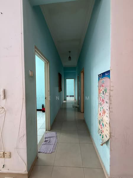Kondominium untuk Dijual di Putra Indah Condominium - Zen Lim - Corridor - PropertyGuru.com.my