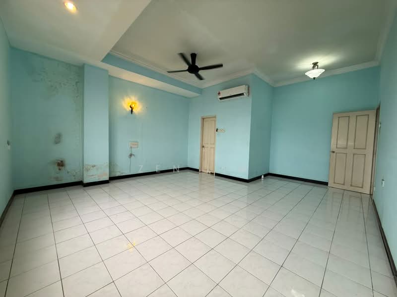 Kondominium untuk Dijual di Putra Indah Condominium - Zen Lim - Living Room - PropertyGuru.com.my