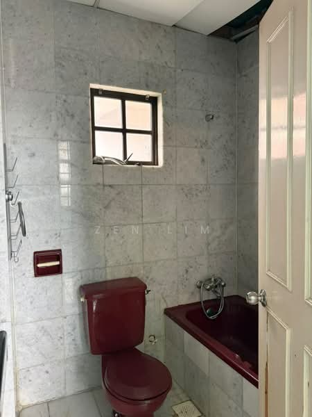 Kondominium untuk Dijual di Putra Indah Condominium - Zen Lim - Bathroom - PropertyGuru.com.my