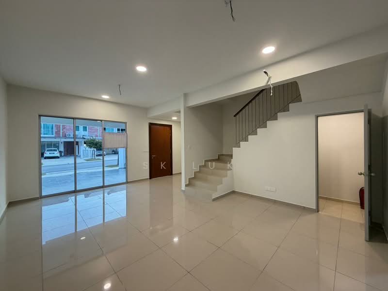 2-storey Terraced House for Sale in Bandar Gamuda Gardens (Rawang) - SK Luk - Living Room - PropertyGuru.com.my