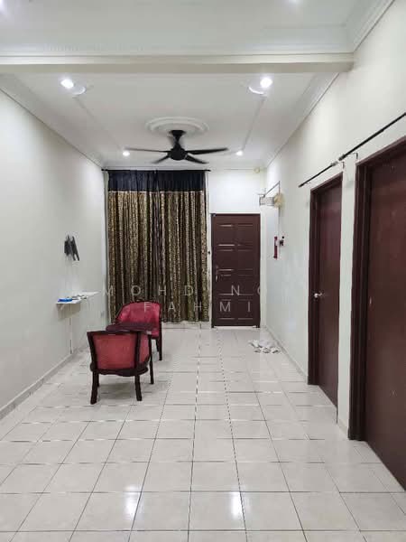 Rumah Teres untuk Dijual di Taman Dato Demang (Seri Kembangan) - Mohd Nor Fahmi - Living Room - PropertyGuru.com.my