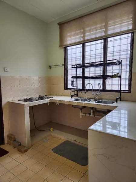 Rumah Teres untuk Dijual di Taman Dato Demang (Seri Kembangan) - Mohd Nor Fahmi - Kitchen - PropertyGuru.com.my