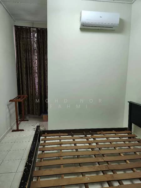 Rumah Teres untuk Dijual di Taman Dato Demang (Seri Kembangan) - Mohd Nor Fahmi - Bedroom - PropertyGuru.com.my