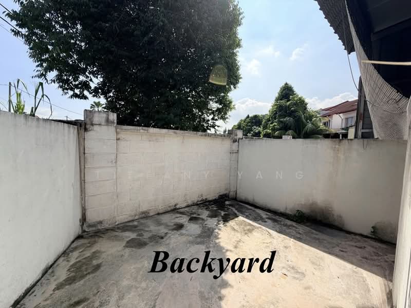 Townhouse for Sale in Bandar Country Homes (Rawang) - Tiffany Yang - Backyard - PropertyGuru.com.my