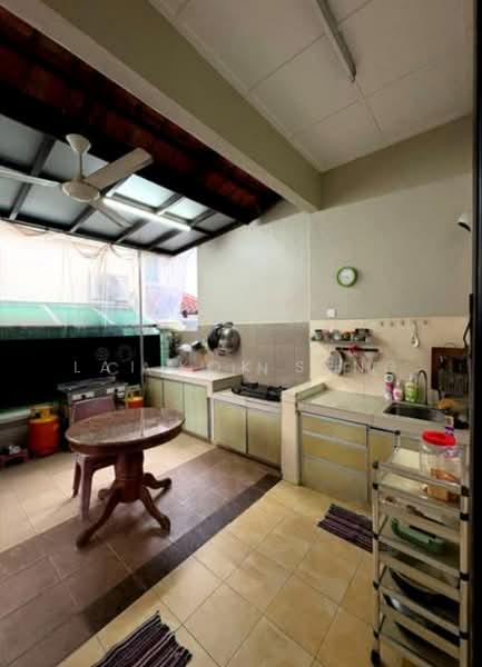 Semi-Detached House for Sale in Taman Pelangi Indah (Ulu Tiram) - Lai Kok Seng - Kitchen - PropertyGuru.com.my