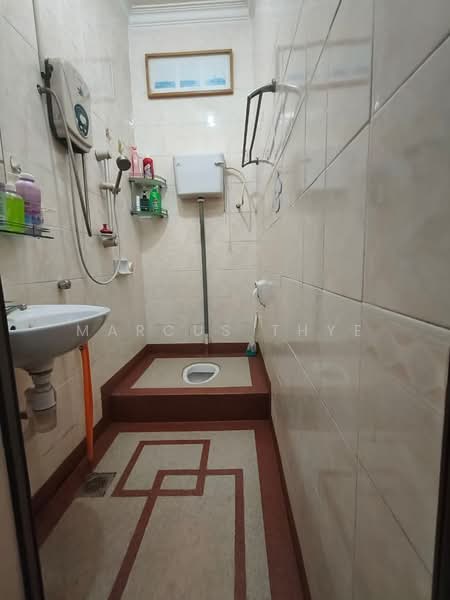 Rumah Teres 2 Tingkat untuk Dijual di Taman Seri Orkid (Skudai) - Marcus Thye - Bathroom - PropertyGuru.com.my