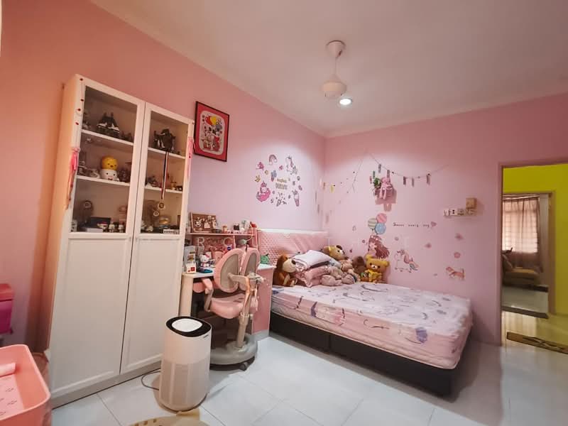 Rumah Teres 2 Tingkat untuk Dijual di Taman Seri Orkid (Skudai) - Marcus Thye - Bedroom - PropertyGuru.com.my