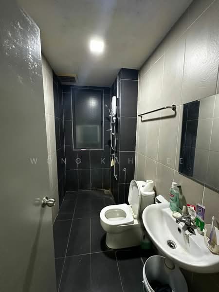 Servis Apartment untuk Disewa di You Vista @ You City - Wong Kah Yee - Bathroom - PropertyGuru.com.my