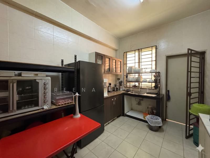 Rumah Teres 2 Tingkat untuk Dijual di Alam Budiman (Shah Alam) - Reena Sarif - Kitchen - PropertyGuru.com.my