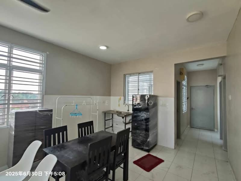 Kondominium untuk Dijual di Scott Towers @ Larkin JB - Jane Ngoi - Kitchen - PropertyGuru.com.my