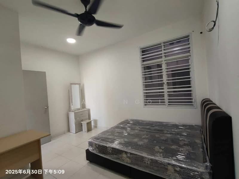 Kondominium untuk Dijual di Scott Towers @ Larkin JB - Jane Ngoi - Bedroom - PropertyGuru.com.my