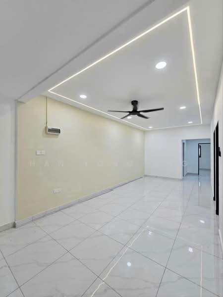 1-storey Terraced House for Sale in Taman Johor Jaya (Johor Bahru) - Han Yong Ang - Living Room - PropertyGuru.com.my