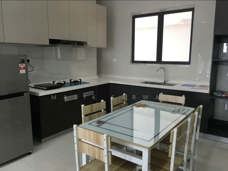 Condominium for Rent at Royal Strand @ Country Garden Danga Bay - Malik Sarwar - Kitchen - PropertyGuru.com.my