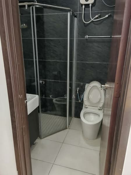 Condominium for Rent at Royal Strand @ Country Garden Danga Bay - Malik Sarwar - Bathroom - PropertyGuru.com.my
