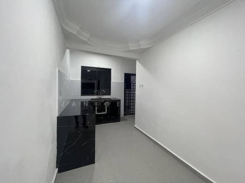 Rumah Teres 2 Tingkat untuk Dijual di Taman Kota Masai (Pasir Gudang) - Janice Yong - Kitchen - PropertyGuru.com.my
