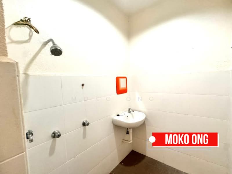 Kedai / Pejabat untuk Dijual di Jelutong (Penang) - Moko Ong - Bathroom - PropertyGuru.com.my