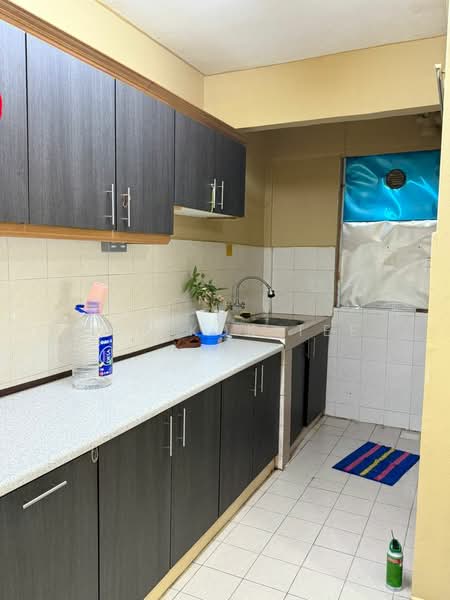 Pangsapuri untuk Disewa di Pangsapuri Subang Suria - Kor Kok Tee - Kitchen - PropertyGuru.com.my