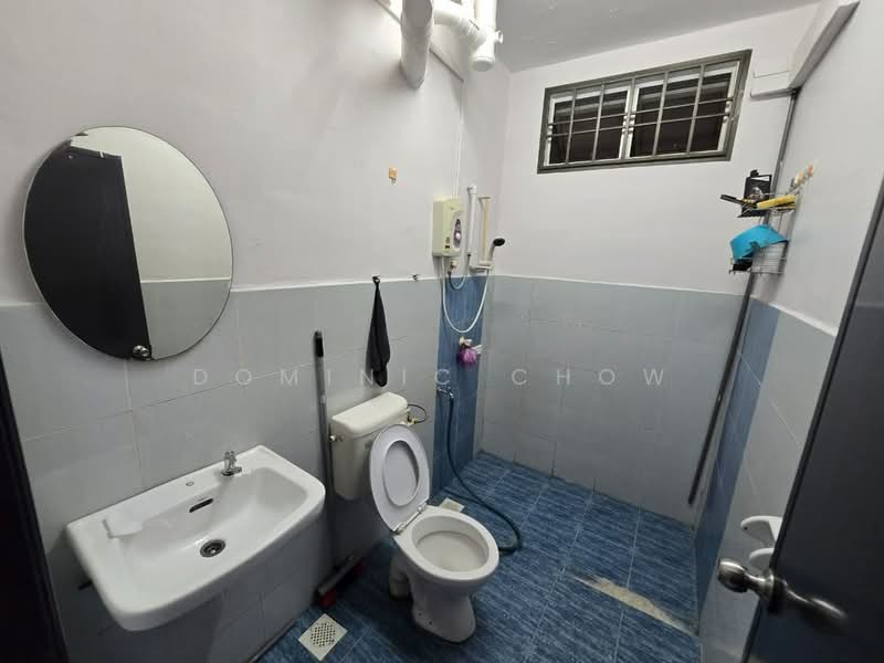 Apartment for Rent at Indah Court Apartment - Dominic Chow - Bathroom - PropertyGuru.com.my