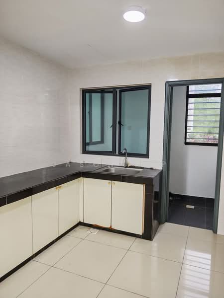 Kondominium untuk Dijual di Emerald Residence - Jason Yap - Kitchen - PropertyGuru.com.my