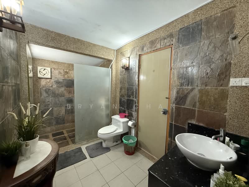 Bungalow for Sale in Seksyen 11 (Petaling Jaya) - Bryan Chan - Bathroom - PropertyGuru.com.my