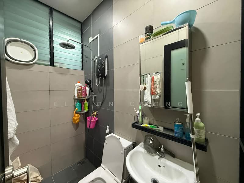 Rumah Teres 2 Tingkat untuk Dijual di Bandar Seri Alam (Masai) - Elston Chong - Bathroom - PropertyGuru.com.my