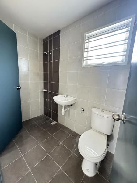 Rumah Teres 2 Tingkat untuk Disewa di Dengkil (Selangor) - Ahmad Faiz - Bathroom - PropertyGuru.com.my
