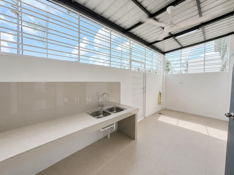 Rumah Teres 2 Tingkat untuk Disewa di Dengkil (Selangor) - Ahmad Faiz - Exterior - PropertyGuru.com.my