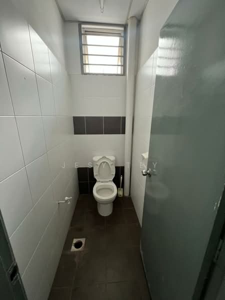 Shop for Rent in Taman Dato Onn (Johor Bahru) - Jesy Tey - Bathroom - PropertyGuru.com.my