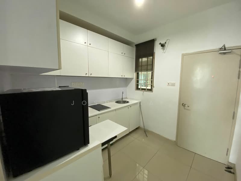 Servis Apartment untuk Disewa di Centrestage Designer Suite - Josh Chai - Kitchen - PropertyGuru.com.my
