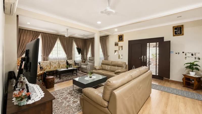 Rumah Banglo untuk Dijual di Seksyen U10 (Shah Alam) - Nur Hanizah - Living Room - PropertyGuru.com.my