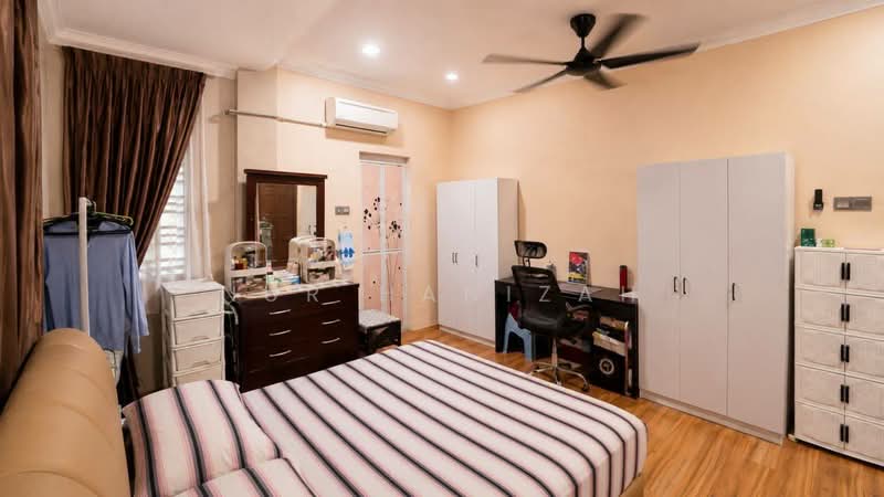 Rumah Banglo untuk Dijual di Seksyen U10 (Shah Alam) - Nur Hanizah - Bedroom - PropertyGuru.com.my