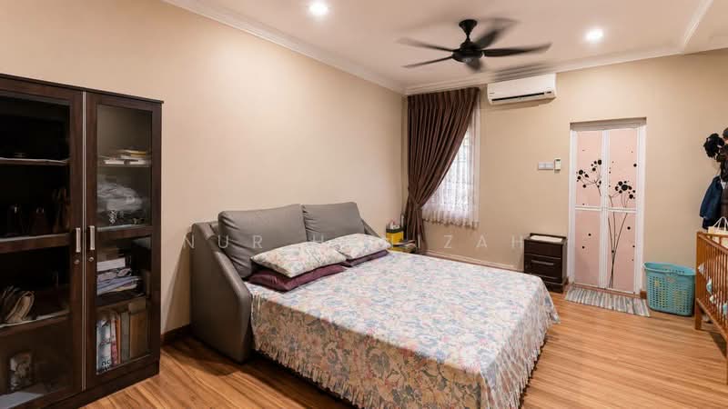 Rumah Banglo untuk Dijual di Seksyen U10 (Shah Alam) - Nur Hanizah - Bedroom - PropertyGuru.com.my