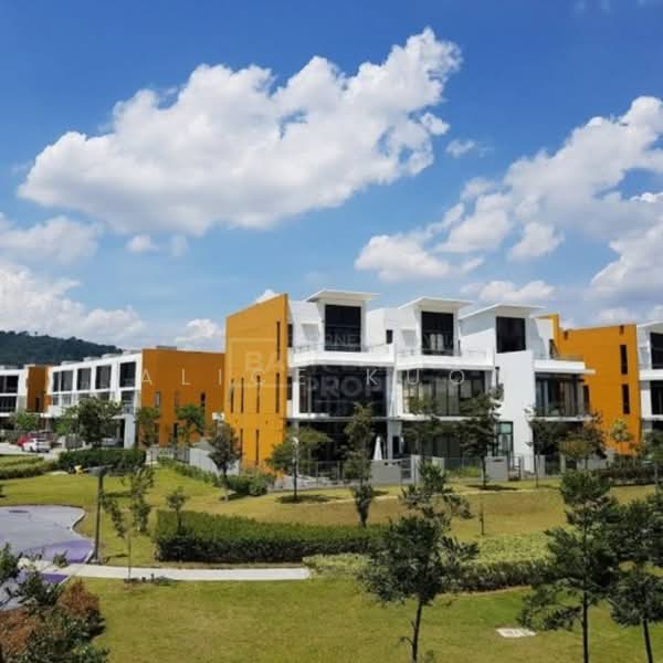 3-storey Terraced House for Sale in Taman Tasik Damai (Sungai Besi) - Alice Kuon - Exterior - PropertyGuru.com.my