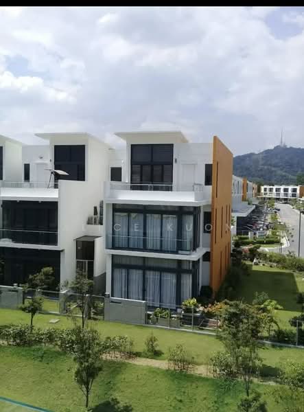 3-storey Terraced House for Sale in Taman Tasik Damai (Sungai Besi) - Alice Kuon - Exterior - PropertyGuru.com.my