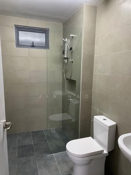 Servis Apartment untuk Disewa di Akasa - Jin Hao - Bathroom - PropertyGuru.com.my