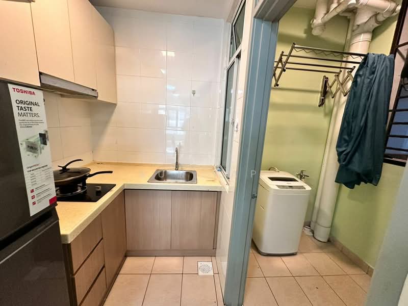Service Residence for Rent at Pangsapuri Tanah Emas (Golden Sands) - Sun Yap - Kitchen - PropertyGuru.com.my