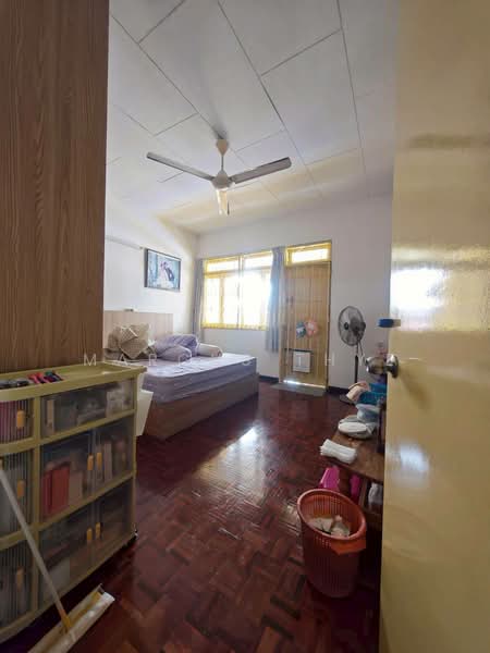 2-storey Terraced House for Sale in Taman Tasek (Johor Bahru) - Marcus Thye - Bedroom - PropertyGuru.com.my