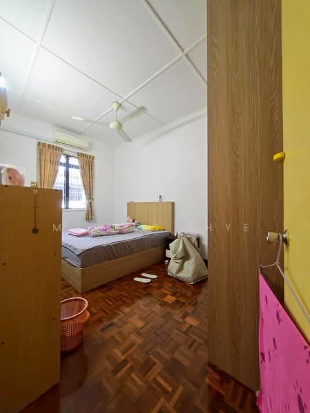 2-storey Terraced House for Sale in Taman Tasek (Johor Bahru) - Marcus Thye - Bedroom - PropertyGuru.com.my