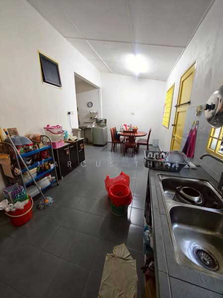 2-storey Terraced House for Sale in Taman Tasek (Johor Bahru) - Marcus Thye - Kitchen - PropertyGuru.com.my