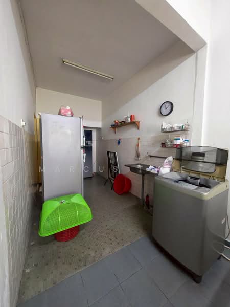 2-storey Terraced House for Sale in Taman Tasek (Johor Bahru) - Marcus Thye - Kitchen - PropertyGuru.com.my