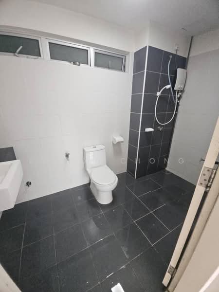 Pangsapuri untuk Dijual di Idaman Residence - Elston Chong - Bathroom - PropertyGuru.com.my