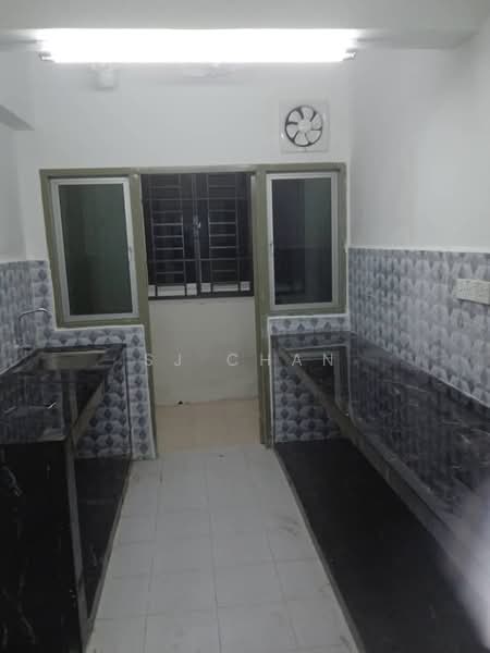 Apartment for Rent at Taman Pulai Mutiara 2: Phase A3A - A3C - SJ CHAN - Kitchen - PropertyGuru.com.my